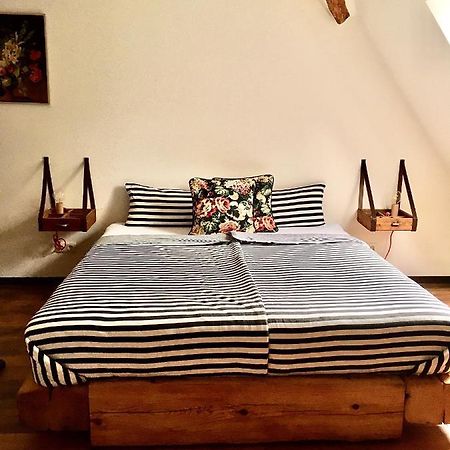Ferienwohnung Kunst Und Kulturschuppen Hasenmuehle Kammerstein Luaran gambar